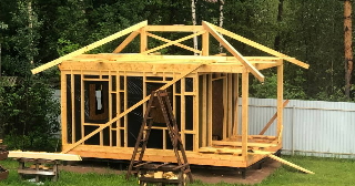 Сарай из бруса 100х100 в Белогорске - строительство под ключ | Строй-Бгк от 41532 руб.